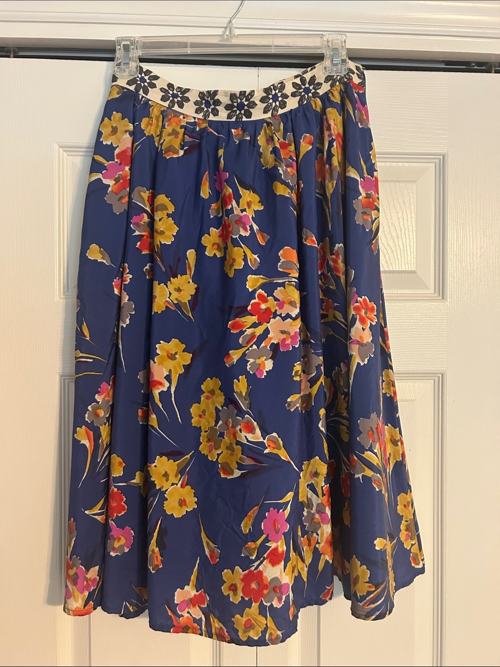 Anthropologie 100% silk skirt 6